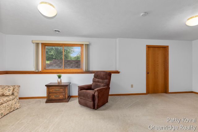 447 Falcon Drive, Wayland, MI 49348