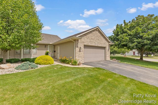 447 Falcon Drive, Wayland, MI 49348