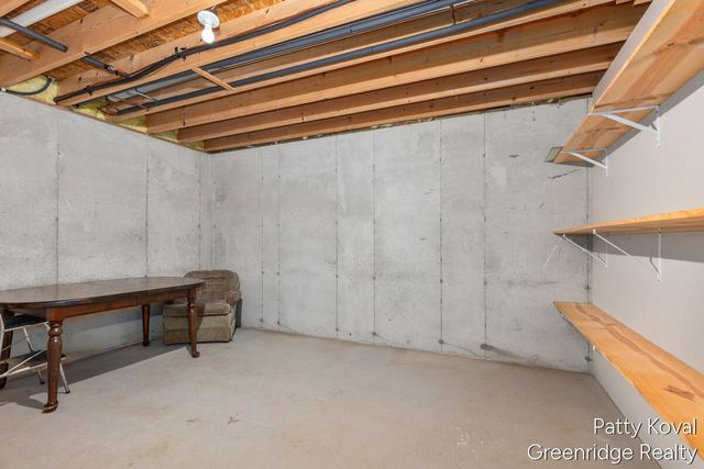 447 Falcon Drive, Wayland, MI 49348