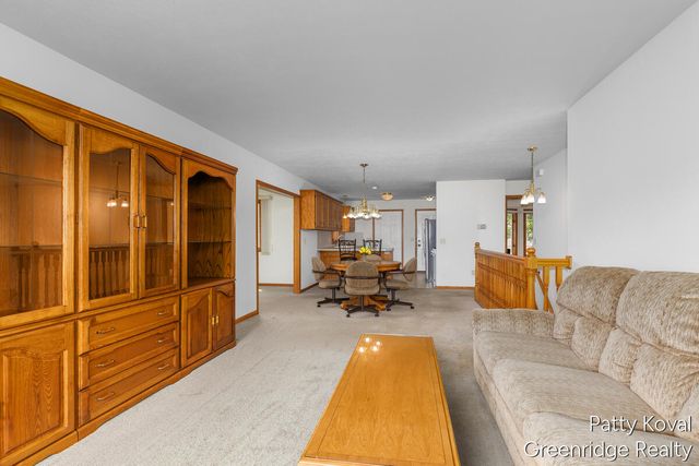 447 Falcon Drive, Wayland, MI 49348