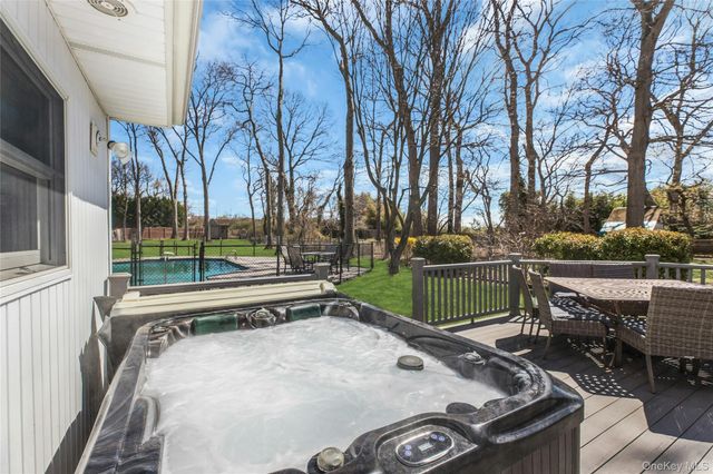 132 Washington Avenue, Plainview, NY 11803