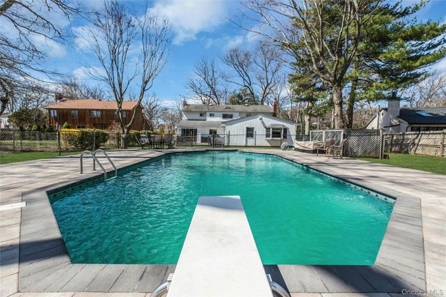 132 Washington Avenue, Plainview, NY 11803