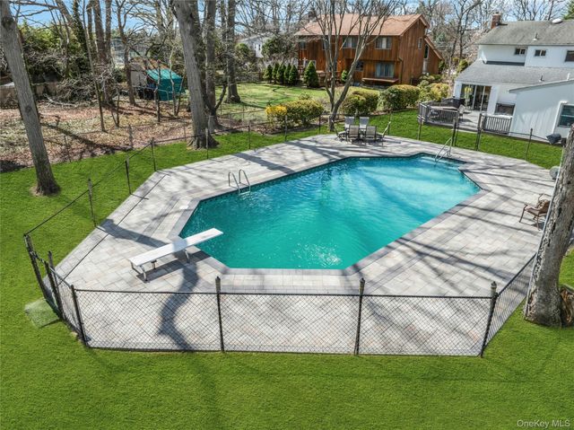 132 Washington Avenue, Plainview, NY 11803