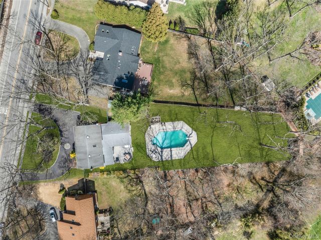 132 Washington Avenue, Plainview, NY 11803