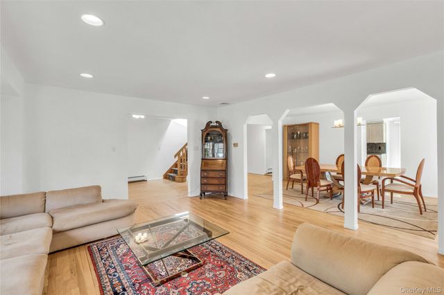 132 Washington Avenue, Plainview, NY 11803