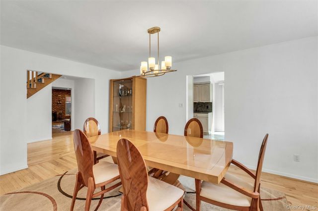 132 Washington Avenue, Plainview, NY 11803