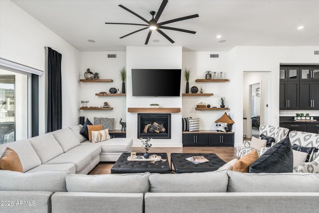 20756 E INDIANA Avenue, Queen Creek, AZ 85142