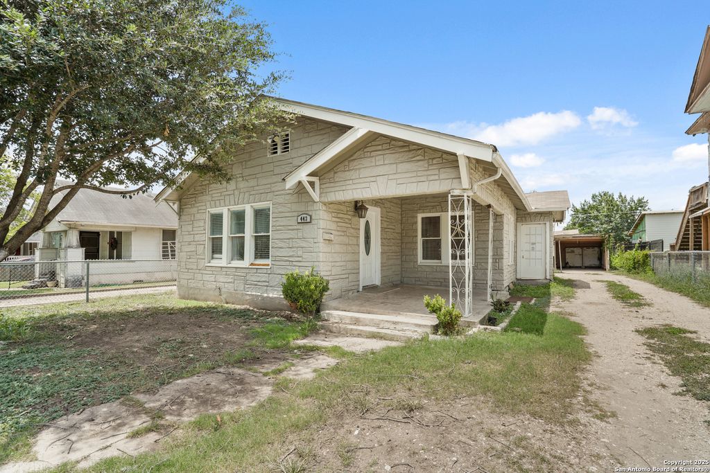 443 Kayton, San Antonio, TX 78210