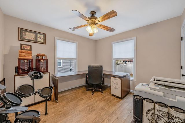 253 E Riviera Drive, Lindenhurst, NY 11757