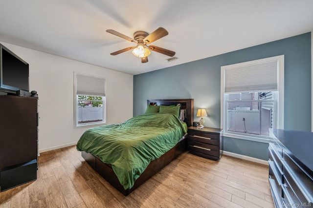 253 E Riviera Drive, Lindenhurst, NY 11757