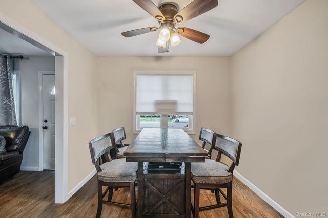 253 E Riviera Drive, Lindenhurst, NY 11757