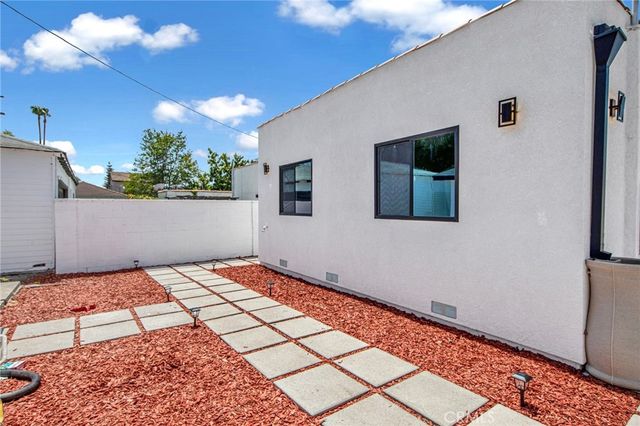 3416 11th, Los Angeles, CA 90018