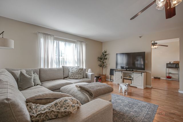 1401 Orleans Drive 1401, Mundelein, IL 60060