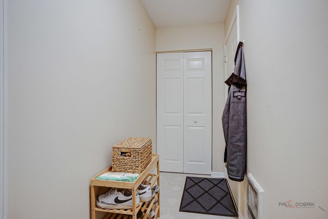 1401 Orleans Drive 1401, Mundelein, IL 60060