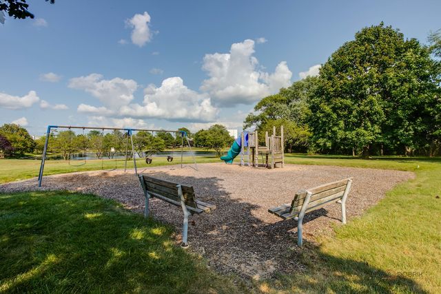 1401 Orleans Drive 1401, Mundelein, IL 60060