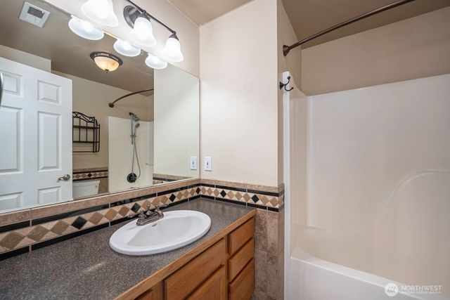 1401 S Hamilton Road, Moses Lake, WA 98837