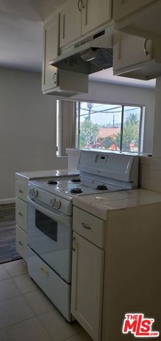 3953 Frances Avenue Avenue 4, Los Angeles, CA 90066