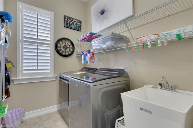 9205 Campanile CIR, Naples, FL 34114