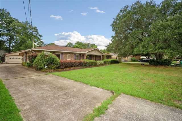 19 Bethel Forest Drive N, Saraland, AL 36571