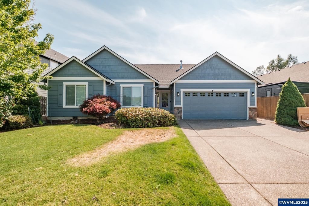 280 SW Wyatt St, Dallas, OR 97338