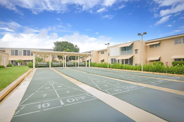 2111 NE 1st Court 203, Boynton Beach, FL 33435