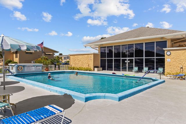 2111 NE 1st Court 203, Boynton Beach, FL 33435