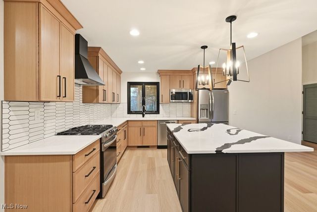 294 South Park Drive, Aurora, OH 44202