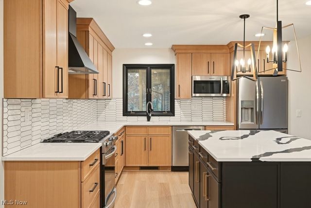 294 South Park Drive, Aurora, OH 44202