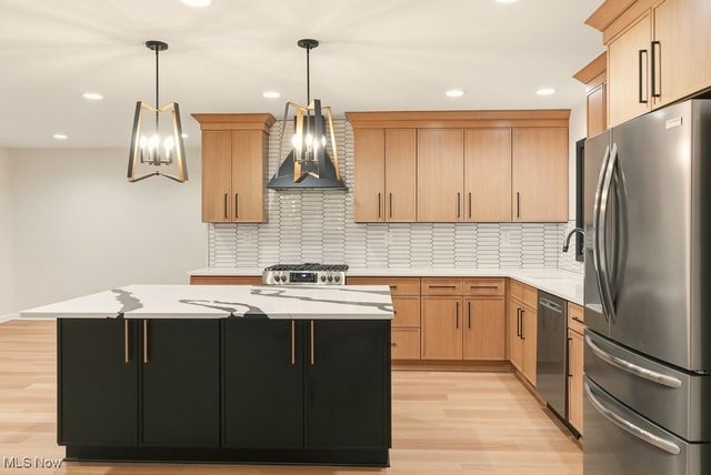 294 South Park Drive, Aurora, OH 44202