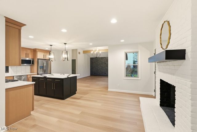 294 South Park Drive, Aurora, OH 44202