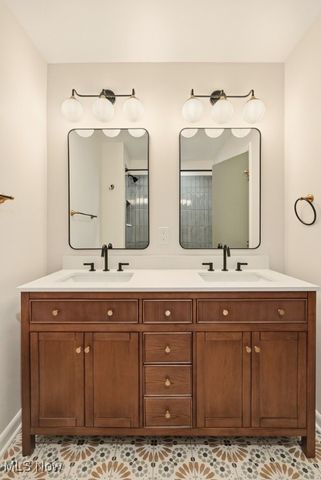 294 South Park Drive, Aurora, OH 44202