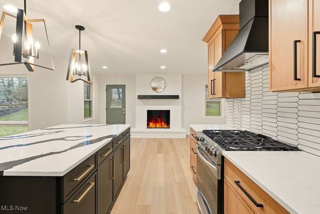 294 South Park Drive, Aurora, OH 44202