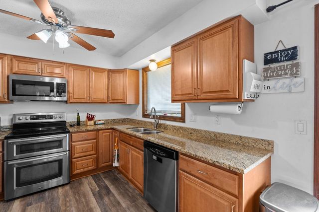 4100 Jordan Avenue N, New Hope, MN 55427