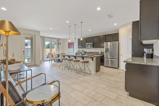 2223 Madeline Drive, Hanford, CA 93230