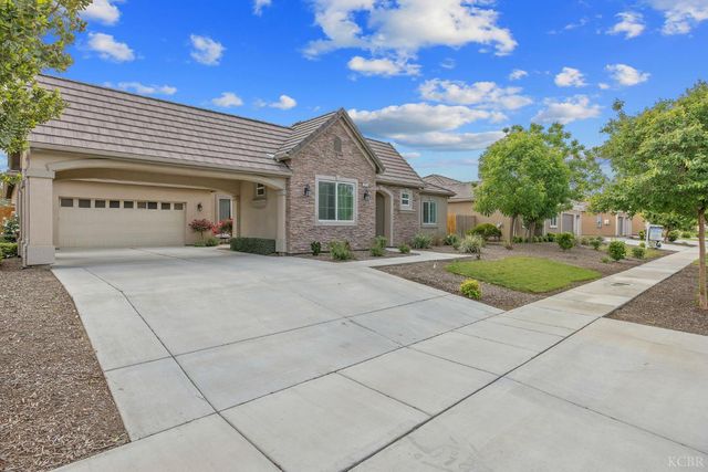 2223 Madeline Drive, Hanford, CA 93230