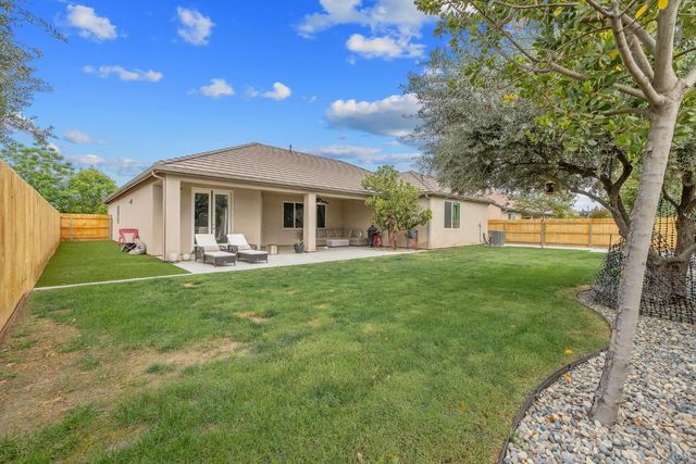 2223 Madeline Drive, Hanford, CA 93230