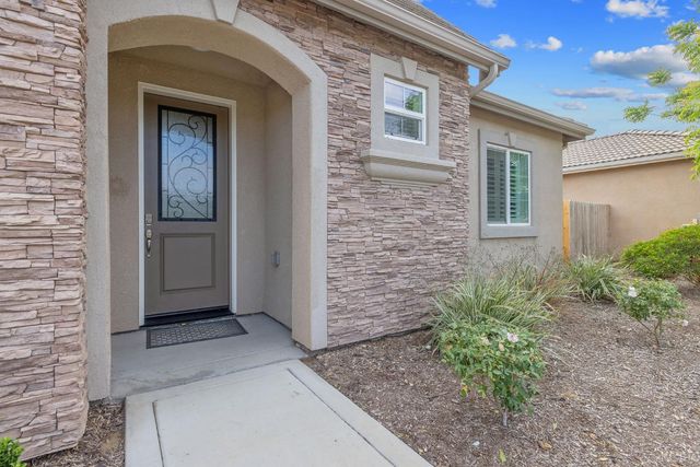 2223 Madeline Drive, Hanford, CA 93230