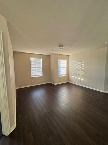 117 Kemah DR, Kyle, TX 78640