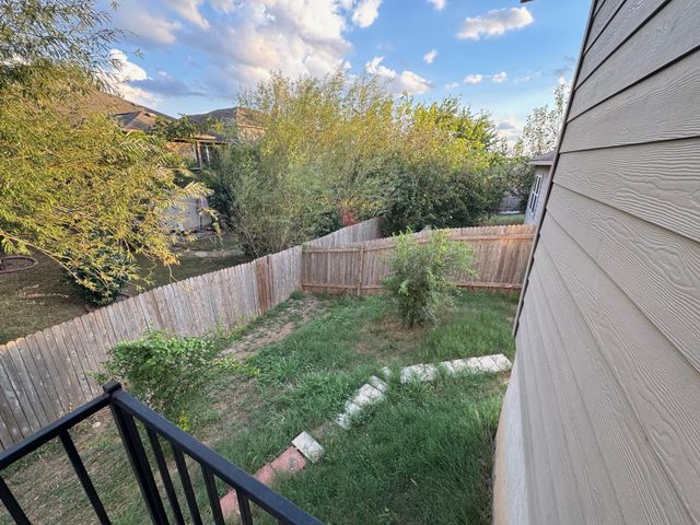 117 Kemah DR, Kyle, TX 78640