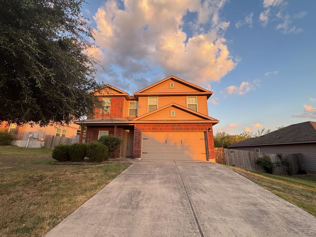 117 Kemah DR, Kyle, TX 78640