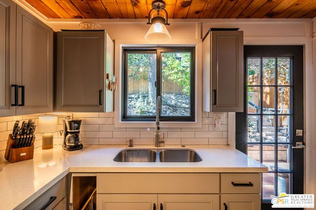 634 W Rainbow Boulevard, Big Bear City, CA 92314