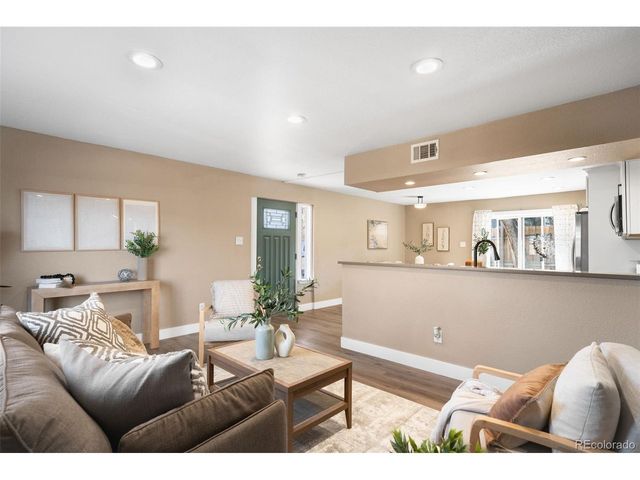 1030 Stuart St, Denver, CO 80204