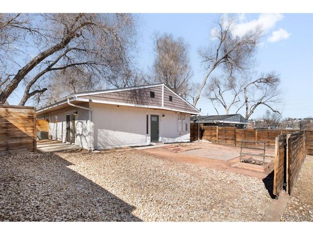 1030 Stuart St, Denver, CO 80204