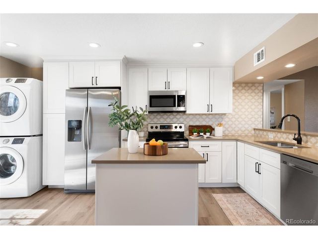 1030 Stuart St, Denver, CO 80204