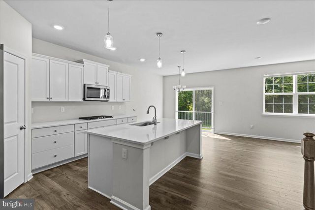39 WESTMONT DR, Medford, NJ 08055