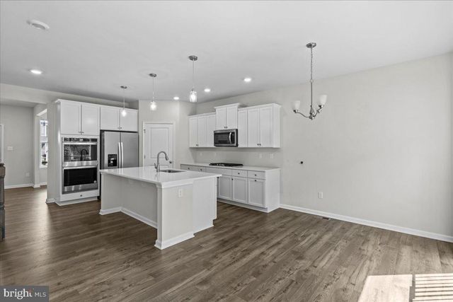 39 WESTMONT DR, Medford, NJ 08055