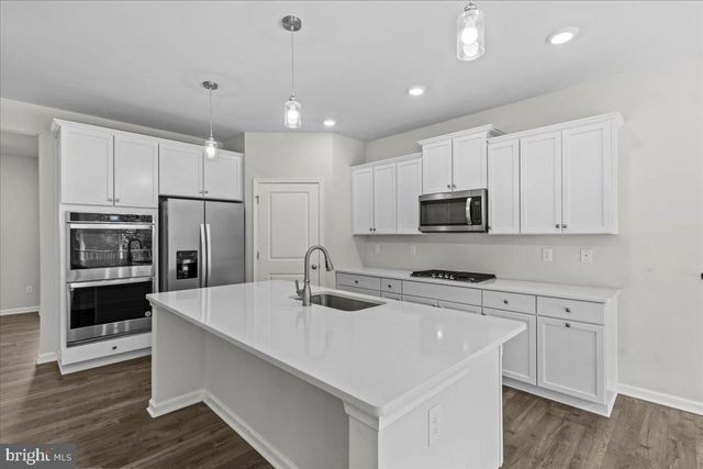 39 WESTMONT DR, Medford, NJ 08055
