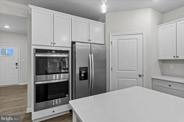 39 WESTMONT DR, Medford, NJ 08055
