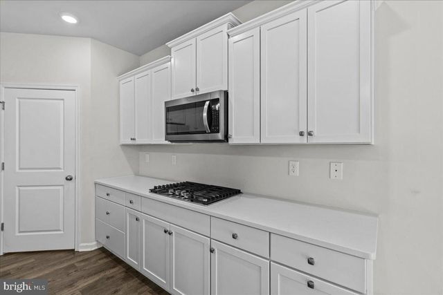39 WESTMONT DR, Medford, NJ 08055