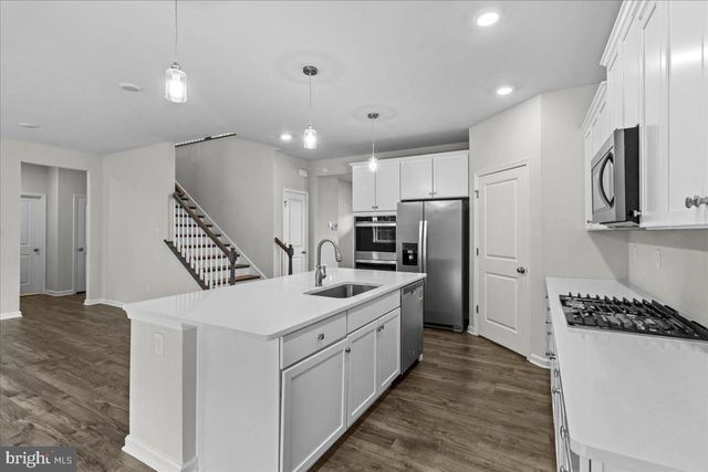39 WESTMONT DR, Medford, NJ 08055